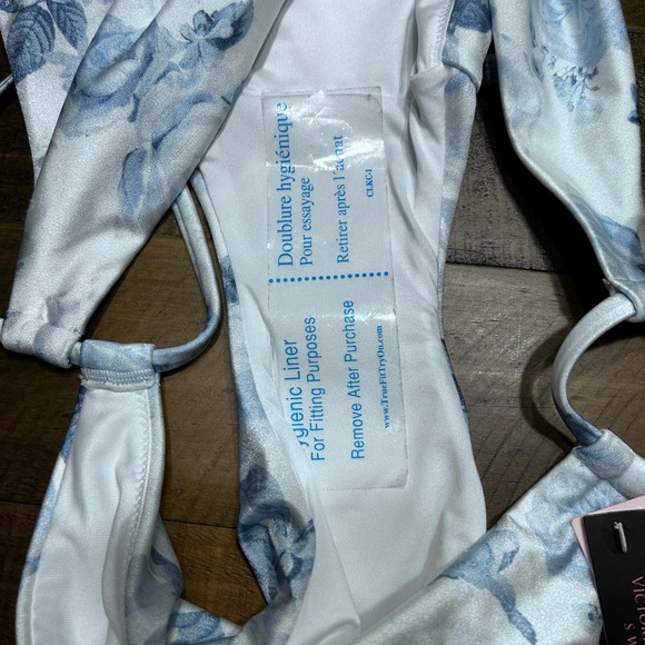 Victoria’s Secret Floral String Bikini Bottom - Picture 8 of 8